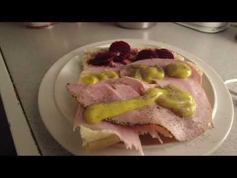 MongoTV_8482 - Min Aftensmad - BAUGETTE Med PEBERSKINKE - LEVERPOSTEJ og RØDBEDER - TAHIN og OST