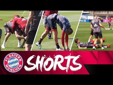 Sliding Müller, Wrestling-Star Ribéry and Skillful Lewa | FC Bayern Shorts Vol. 21