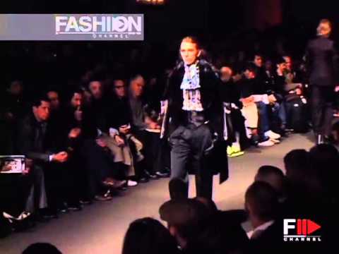 Fashion Show "Alexander McQueen" Autumn Winter 2006 2007 Menswear Paris 2 of 3 by Fashion Channel