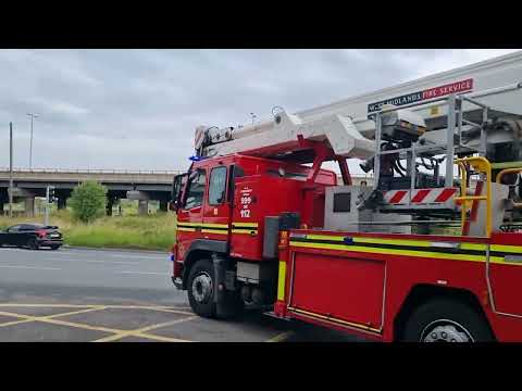 *RARE* Oldbury's Hydraulic Platform turning out to a unsafe building structure.