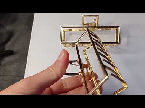 PIRANHA GRANDE DE METAL DOUTADA 9 CM