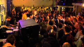 Mudhoney - "I Don't Remember You" 04.01.13 EasyStreet Records, Seattle