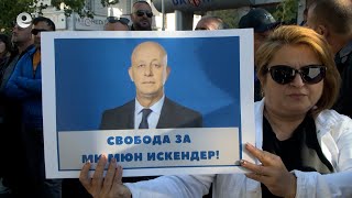 Окръжен съд - Хасково пусна Мюмюн Искендер под "домашен арест", стотици излязоха на протест