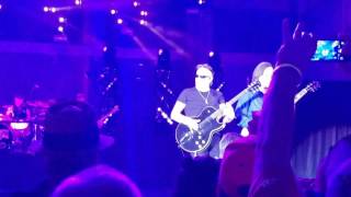 George Thorogood and the destroyers singing rock party in Roanoke Va