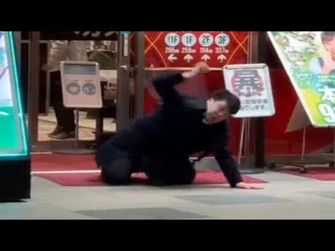 Japanese man has a Public Freakout over Pachinko