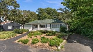 319 S Lincolnway St, North Aurora, IL Presented by The Kombrink Team.