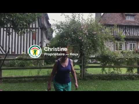 Christine est propriétaire Gîtes de France et aime son Pays d'Auge