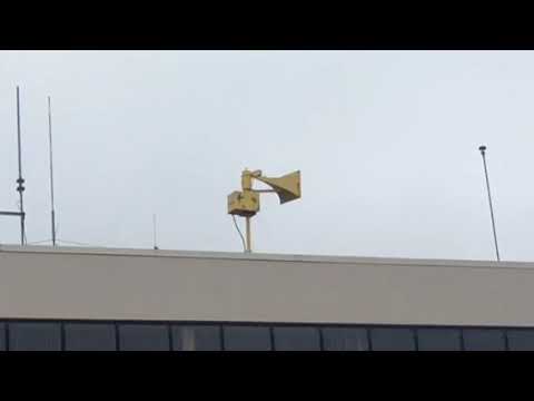 Federal Signal Thunderbolt 1003 Noon Blast (rotation) East Farmingdale NY (3/29/18)