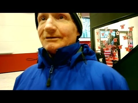 Ässät-Saipa 16.10.2015. Kierros Isomäen hallissa ennen ottelun alkua.feat Harri Snellman :-)