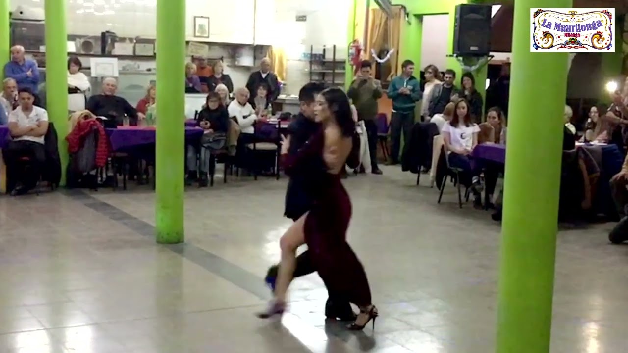 Bailan Magui Tokian y Leonel Herrera, Tango Negro.