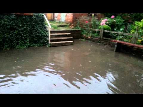 Woj. Polskiego 20 Police zalane podworko