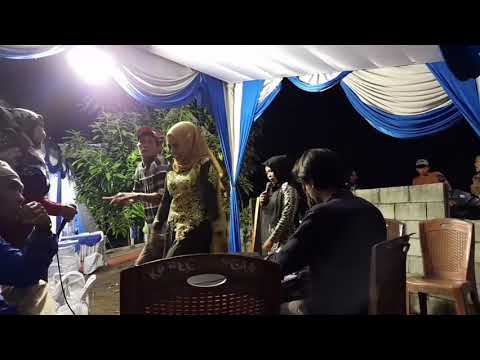 Raja Sawer Beraksi di panggung