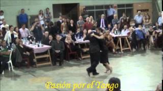 JULIANA MAGGIOLI y MAXIMILIANO CRISTIANI Bailando el Tango ASÍ SE CANTA en LA MILONGA DEL MORAN