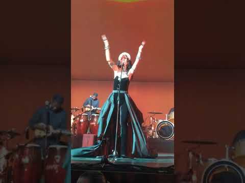 Videoclip de Feliz, Alegre e Forte (Ao Vivo) — Marisa Monte