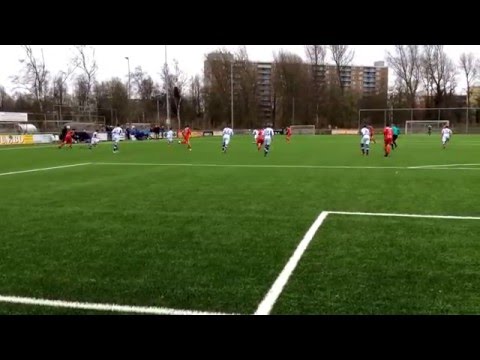 Purmersteijn-Zouaven: kleine speldenprikjes voor het doel. In de omschakeling brengt Jordi redding.