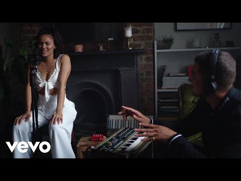 Sinead Harnett, JD. Reid - System (Live)