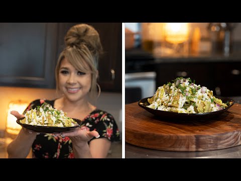 Next Time You Want Scramble Eggs, Make Them Like This | Chilaquiles Verdes Con Huevo