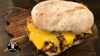 IN CUCINA COL BANANA - PANINO PULLED PORK, SALSA CHEDDAR, PANCETTA E CIPOLLE CARAMELLATE (12/2020)