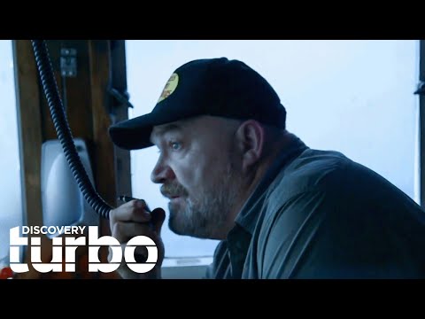 The Wizard Is PUMMELED By A Typhoon For 6 HOURS | Deadliest Catch