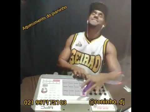 Roninho DJ sampleando