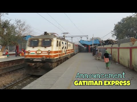 When India's Fastest Train Passes Through Station | Announcement for Stay Away from Yellow Line.