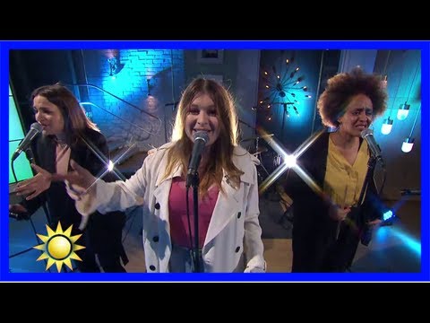 Linnea henriksson släpper ny musik efter fyra år