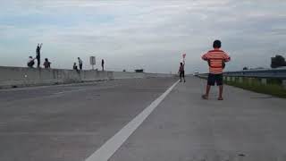 Download lagu Truk oleng di jalan tol tegal mp3