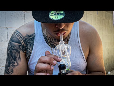 IRIDESCENT GLASS: FLOATER 1.0 PUFFCO PEAK ATTACHMENT REVIEW & TEST! (ZEE VAPOR SMOKE SHOP)