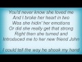 Blake Shelton - She Don't Love Me Lyrics_1