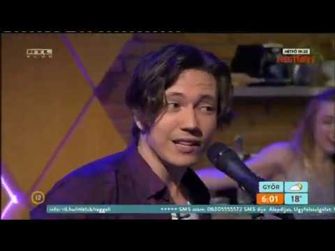 Berta Dániel - Hegyeken túl