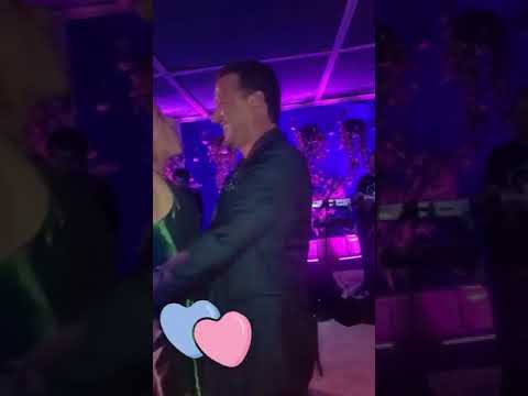 ilovestyle.com - Χρύσανθος Τσουρούλλης και Έμιλυ Γιολίτη χορεύουν αγκαλιά