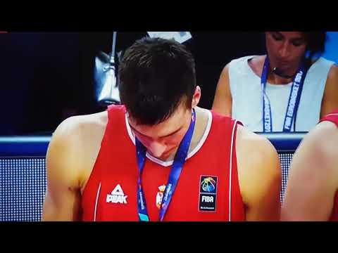 Sasa Djordjevic ispaljuje premijerku Anu Brnabic!!!