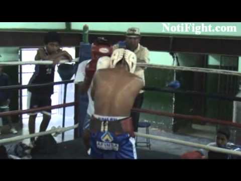 Campeon Roman Gonzalez Entrenando