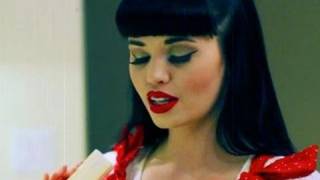 Susie Brown of the JaneDear girls Teaches You How To Make Homemade Caramels!