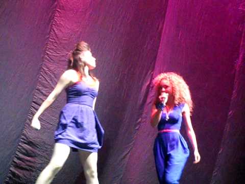 I'm Hooked - Mini Viva (Live The Saturdays "Work Tour" 2009, Cardiff)