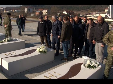 12 vjet shtet, qytetarët nderojnë Adem Jasharin