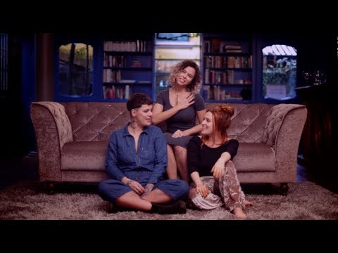 Luiza Caspary e Juliana Strassacapa - Par | Video Libras