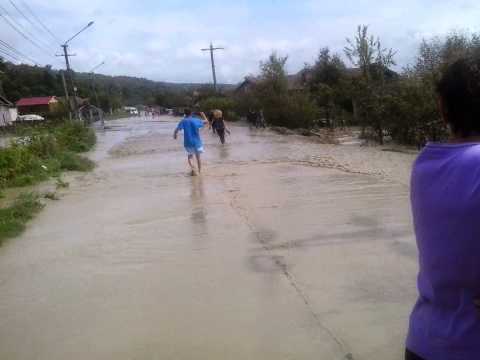 Inundatii la Alunu, judetul Valcea