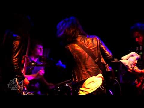 VHS or BETA - Cant Believe A Single Word (Live in Sydney) | Moshcam