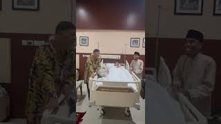 Download lagu KH. Musleh Adnan dijenguk sahabatnya KH. Cholil Yasin dan KH. Malik Sanusi dirumah sak1t mp3