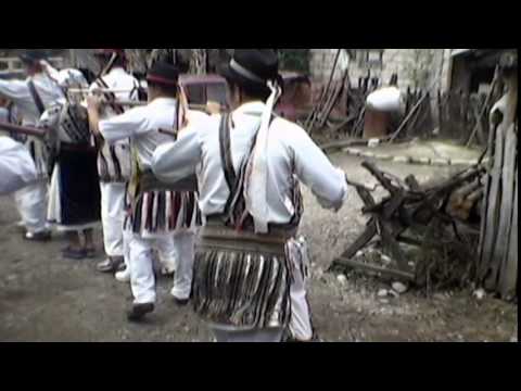 Micii creştini din Fârtăţeşti purtătorii valorilor tradiţionale populare româneşti