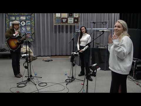 The Wandering Hearts - About America