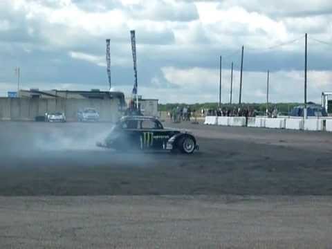 Terry Grant Stunt Show at JapShow 2011 Part 1