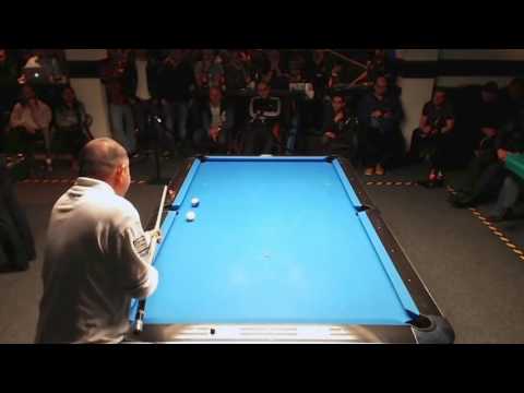 Efren Reyes calls the 10 ball in the side