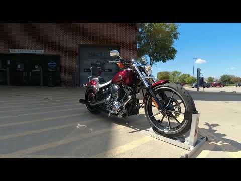 2016 Harley-Davidson Breakout® in Carrollton, Texas - Video 1