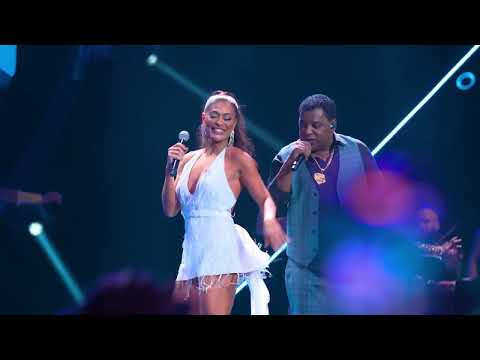 Raça Negra part  Juliana Paes   Cheia de Manias O Mundo Canta Raça Negra Ao Vivo Vídeo Oficial