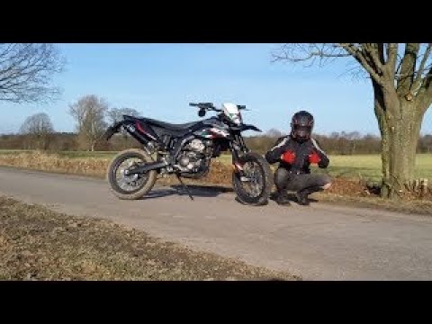 Aprilia SX 125 Test Sound & Acceleration