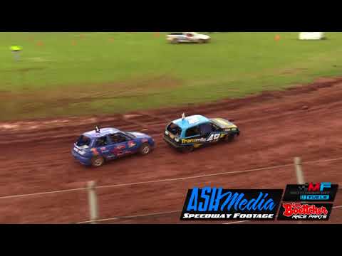 Junior Sedans - Jonic and O'Connell Elbows Up - Kingaroy Speedway