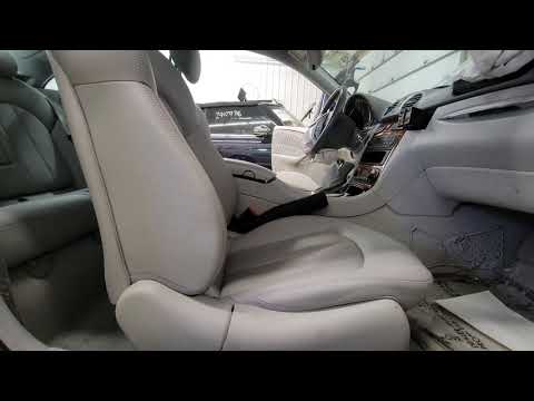 FOR SALE - 21C0219 - 2003 MERCEDES BENZ CLK500 - PASSENGER RIGHT FRONT POWER SEAT