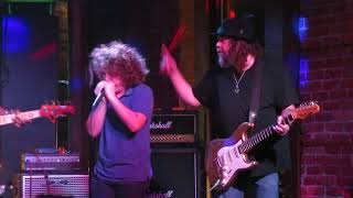 Mighty Michael Mendelson on harmonica with Kenny Olson